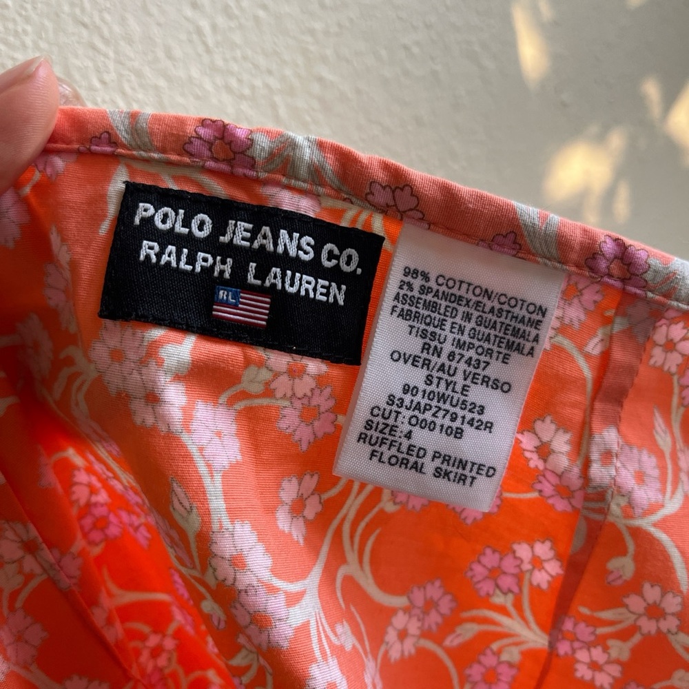 vintage polo ralph lauren floral skirt with such a flattering fit. - Picture 2 of 4